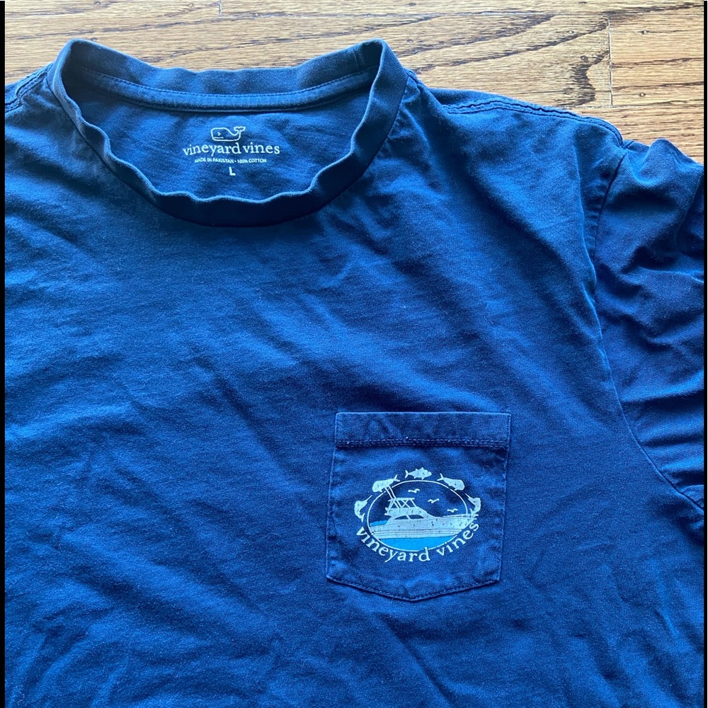 Vineyard Vines sz L comfy t shirt maritime details